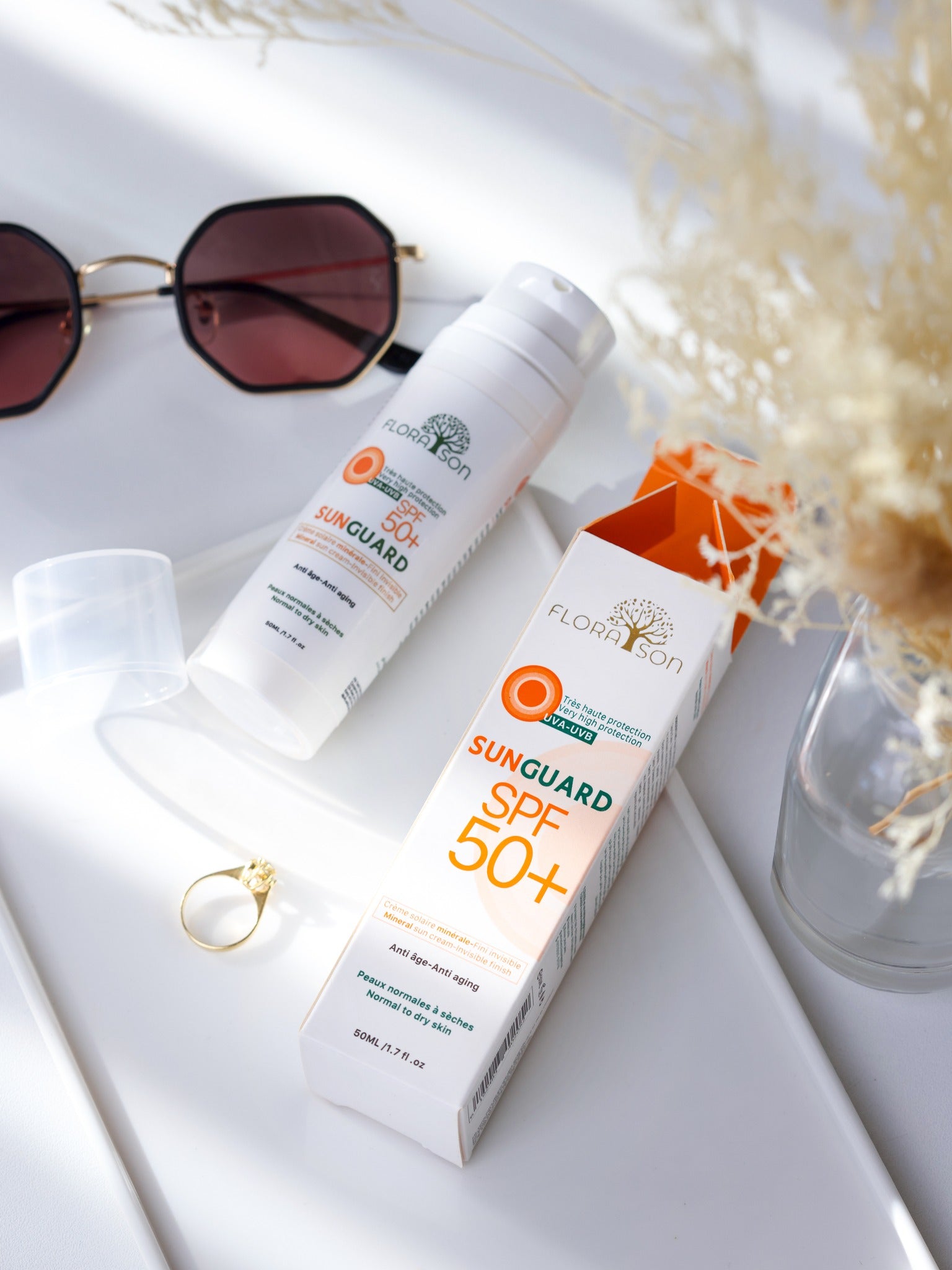 Sunguard SPF50+ Invisible Peaux Normal à Sèche - Floraison